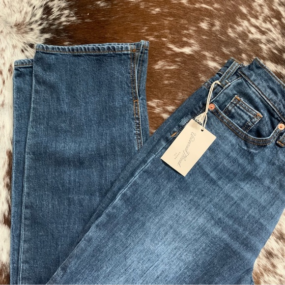 • NWT! [Universal Thread] Vintage Straight Jean • - Picture 10 of 11